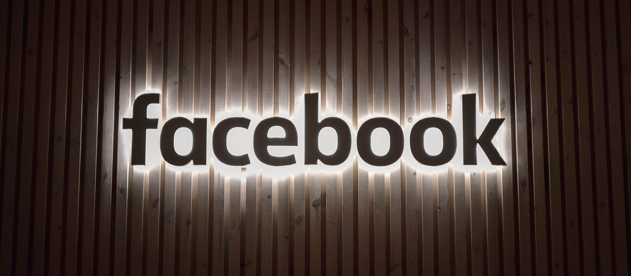 Facebook tightens hold on WhatsApp and Instagram